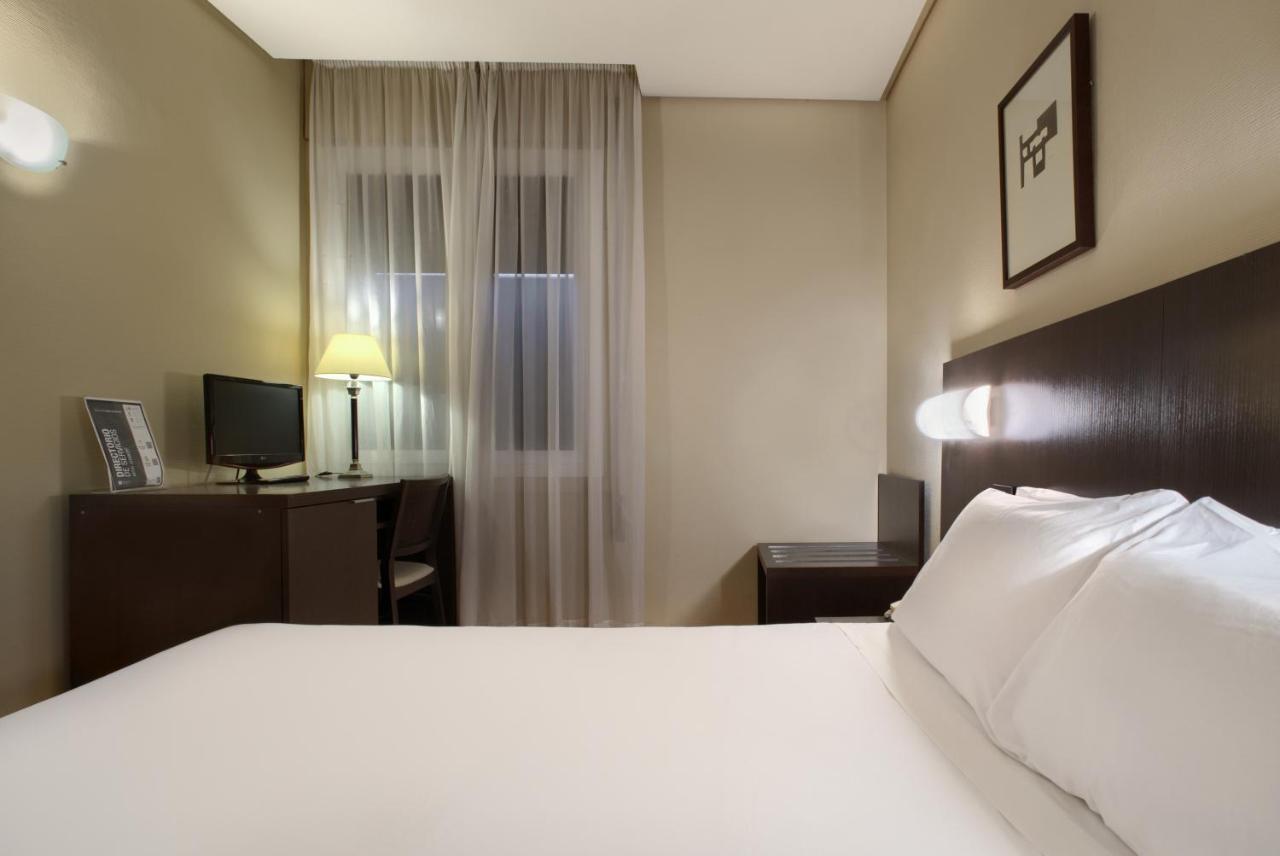 Hotel Sercotel Tudela Bardenas Стая снимка