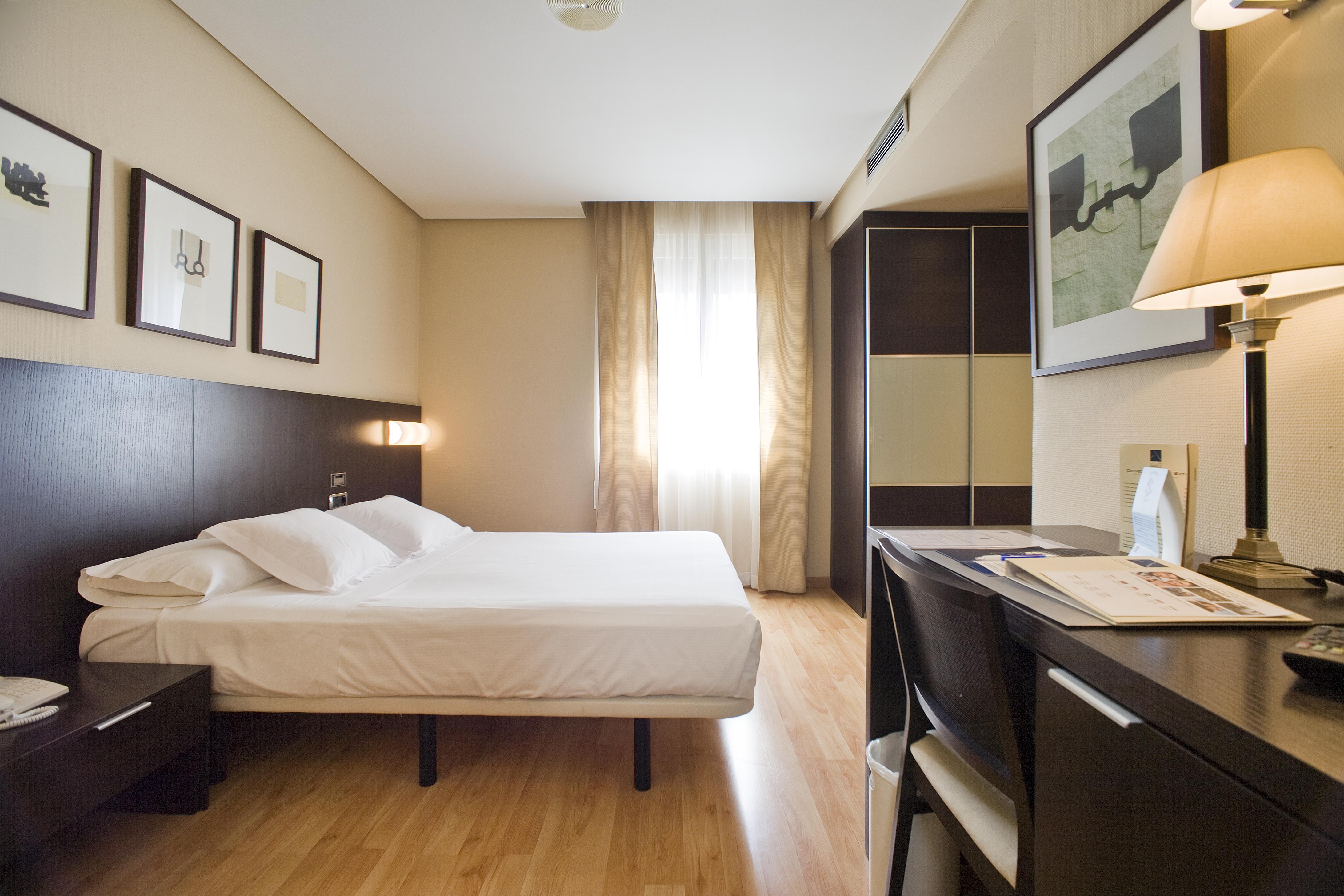 Hotel Sercotel Tudela Bardenas Стая снимка